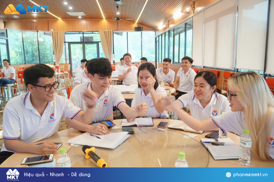 Các thành viên của MKT tham gia vào chương trình đào tạo Gen V tại Ba Vì Chương trình đào tạo Gen V số 1