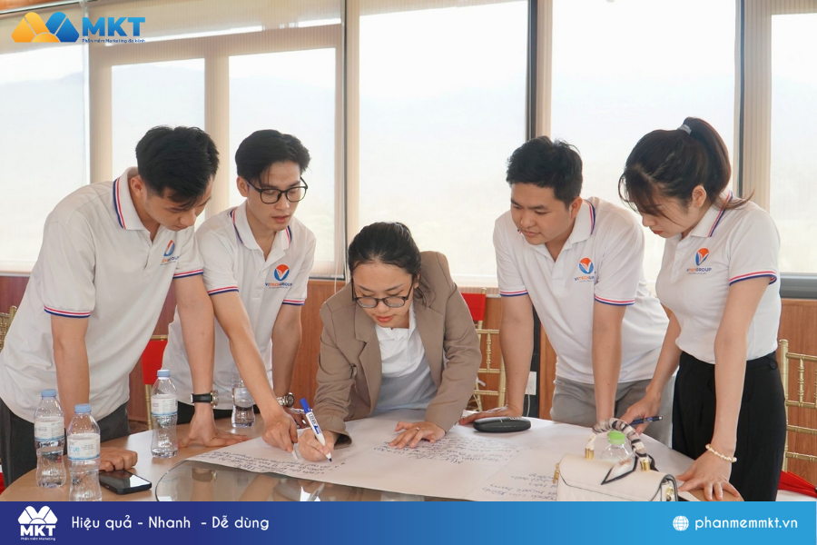 Các team tham gia thảo luận Chương trình đào tạo Gen V số 1