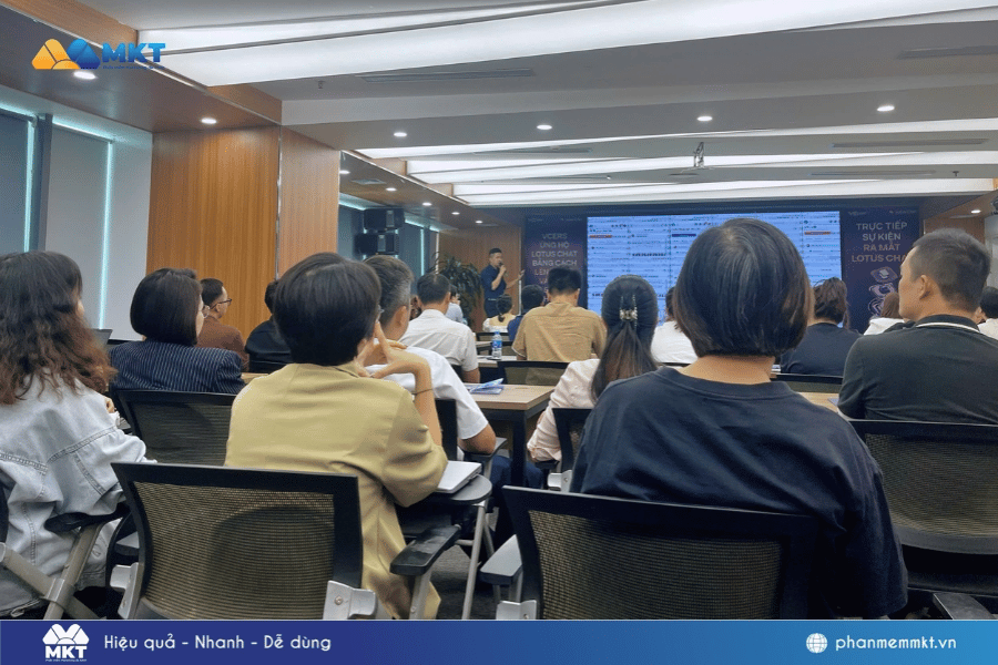 Các chuyên gia giúp doanh nghiệp hiểu tầm quan trọng của việc ứng dụng công nghệ vào chuyển đối số Giải pháp Marketing tự động của Phần mềm MKT nổi bật tại sự kiện Marketing & Sales Automation