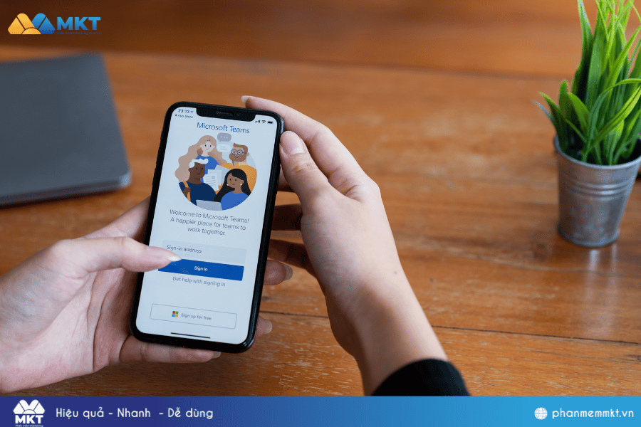 Quản lý quyền hạn của quản trị viên và người kiểm duyệt Cách bảo mật group Facebook