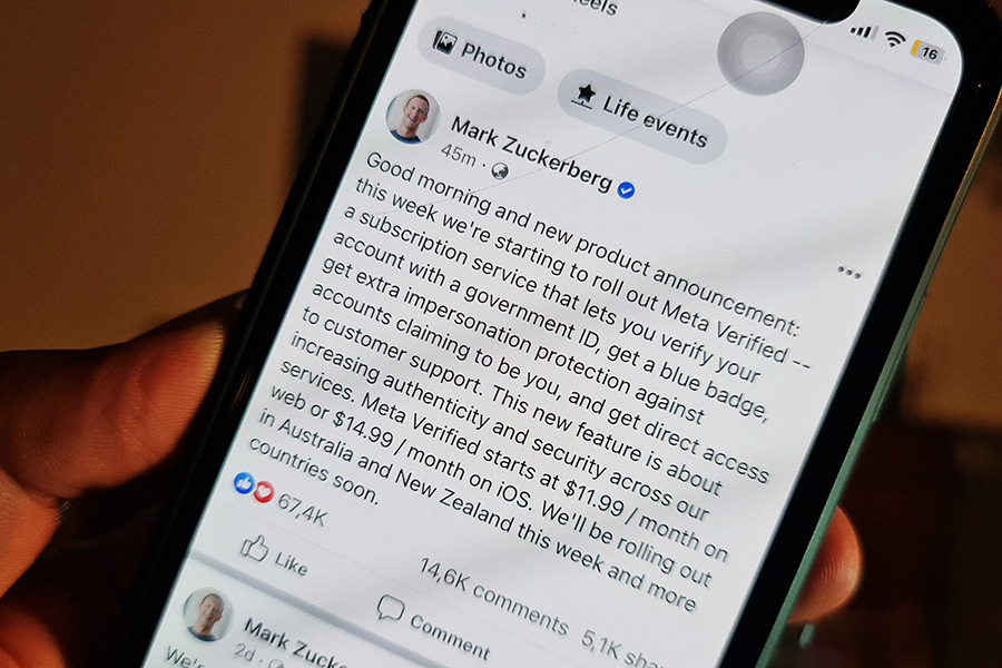 Mark Zuckerberg xác nhận sẽ bán tick xanh Facebook