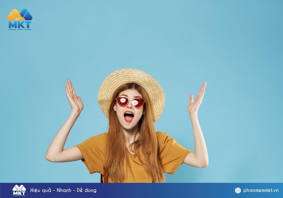 Thời trang mùa hè. Kịch bản chất lượng cho livestream quần áo