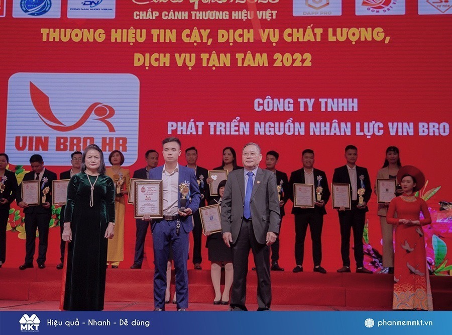 VIN BRO đã xuất sắc trở thành 1 trong 10 thương hiệu được vinh danh "Thương hiệu tin cậy, dịch vụ chất lượng, dịch vụ tận tâm 2022"